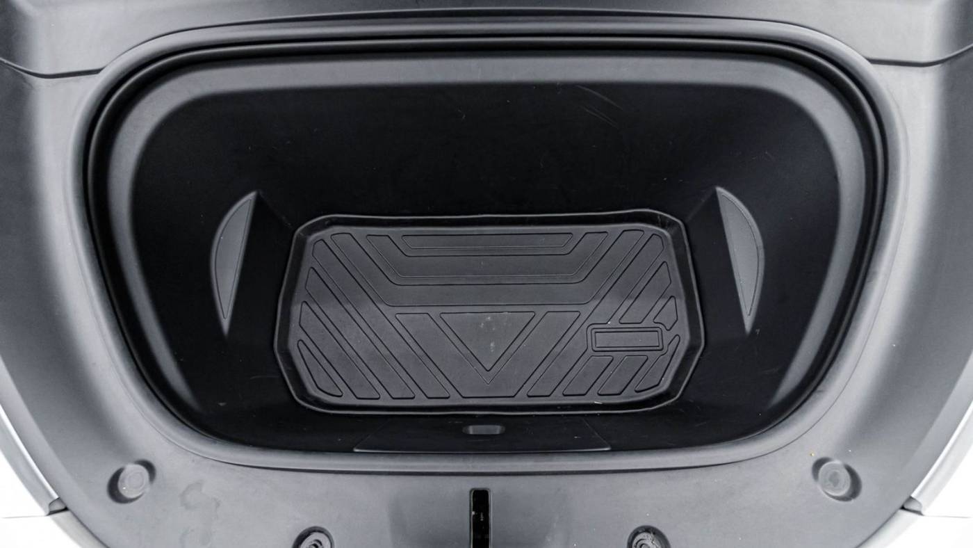 2020 Tesla Model Y 5YJYGDEE0LF011063