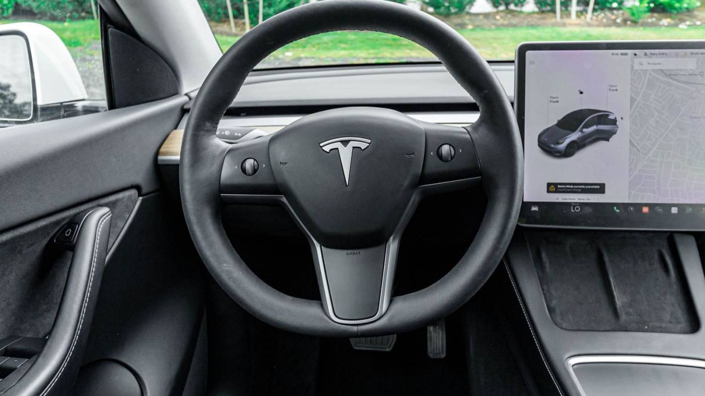 2020 Tesla Model Y 5YJYGDEE0LF011063