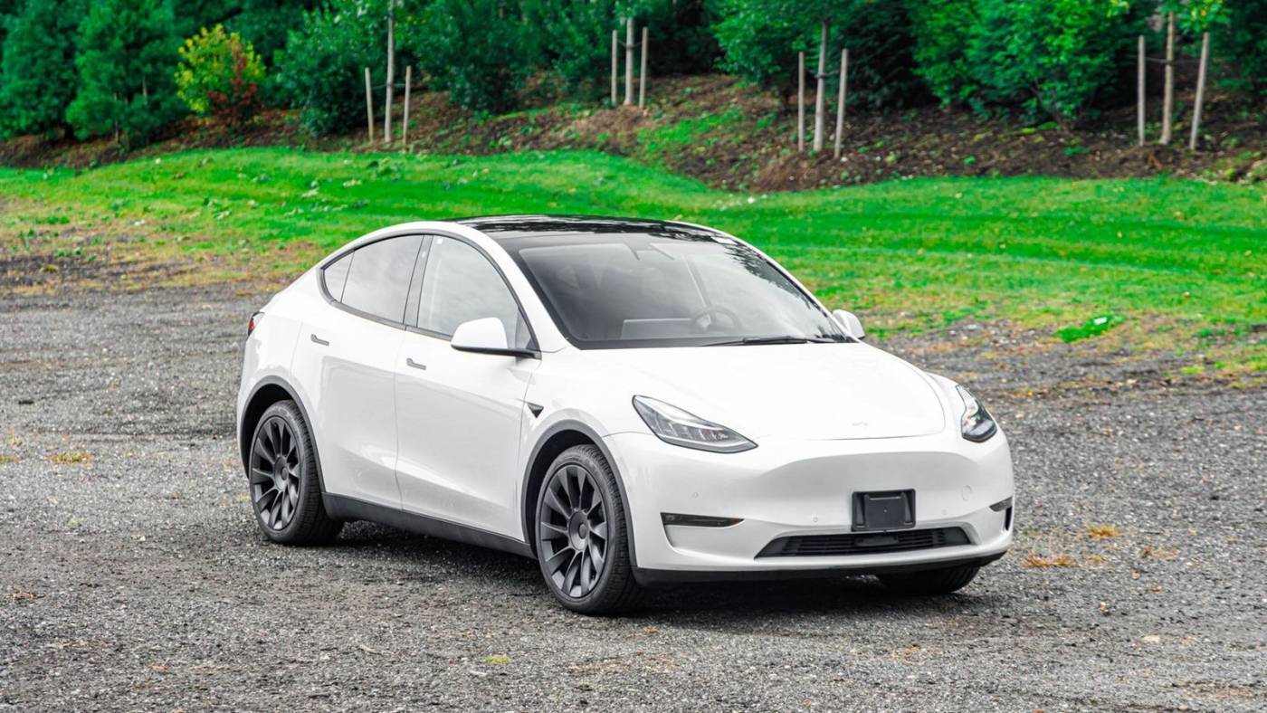 2020 Tesla Model Y 5YJYGDEE0LF011063