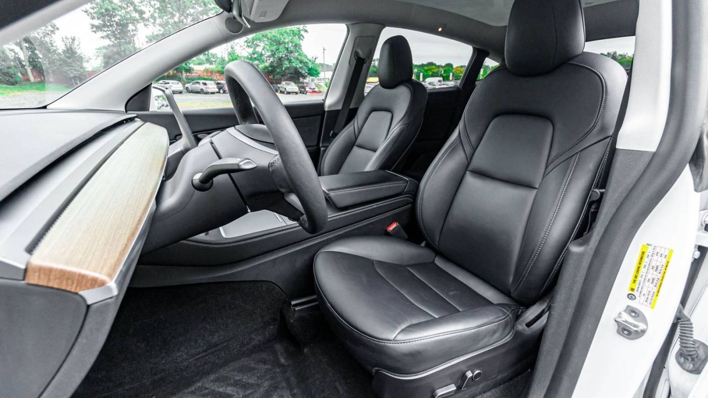 2020 Tesla Model Y 5YJYGDEE0LF011063