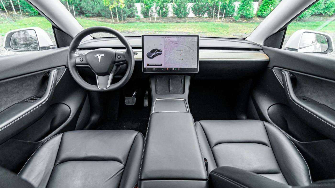 2020 Tesla Model Y 5YJYGDEE0LF011063