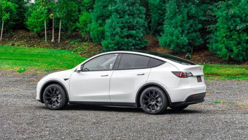 2020 Tesla Model Y 5YJYGDEE0LF011063