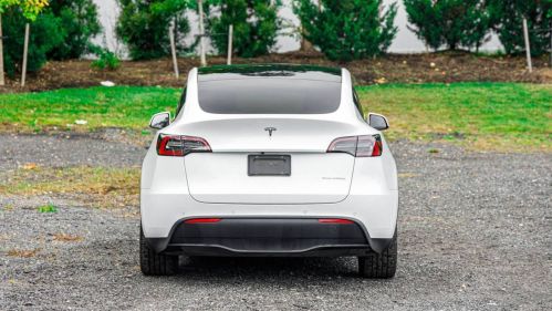2020 Tesla Model Y 5YJYGDEE0LF011063