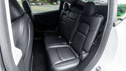 2020 Tesla Model Y 5YJYGDEE0LF011063
