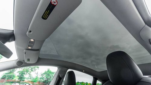 2020 Tesla Model Y 5YJYGDEE0LF011063