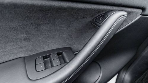 2020 Tesla Model Y 5YJYGDEE0LF011063