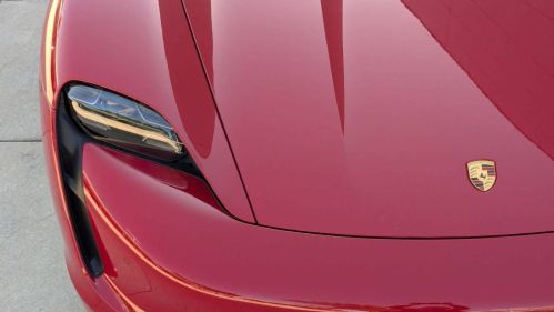 2020 Porsche Taycan - Images - 12