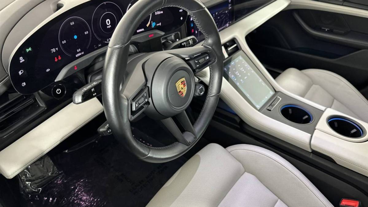 2021 Porsche Taycan - Images - 9