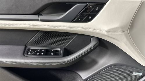 2021 Porsche Taycan - Images - 10