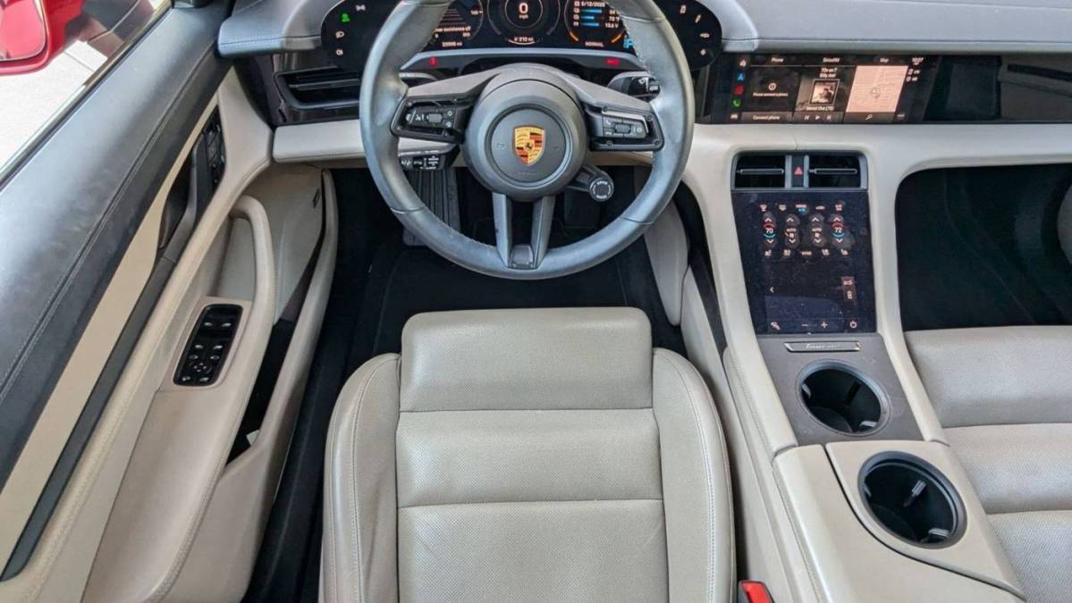 2020 Porsche Taycan - Images - 15