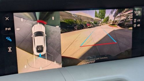 2020 Porsche Taycan - Images - 19