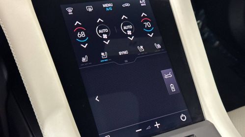 2021 Porsche Taycan - Images - 19