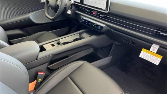 2025 Hyundai IONIQ 6 KMHM34AA5SA098331