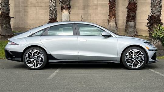 2025 Hyundai IONIQ 6 KMHM34AA9SA095996