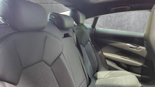 2022 Audi e-tron GT WAUCJBFW1N7001400
