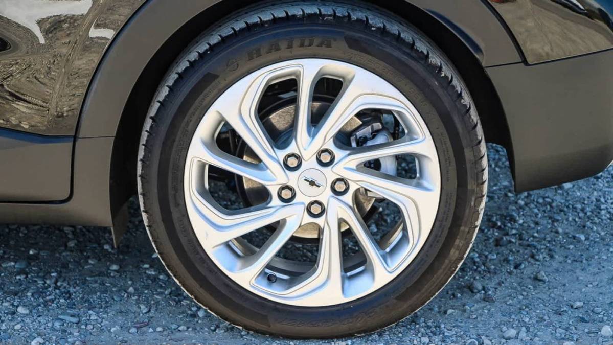 2023 Chevrolet Bolt - Images - 10