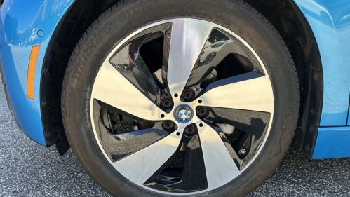 2017 BMW i3 - Images - 7