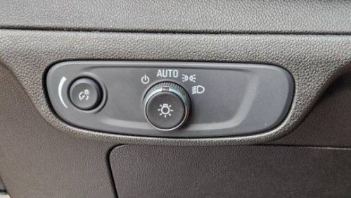 2022 Chevrolet Bolt - Images - 21