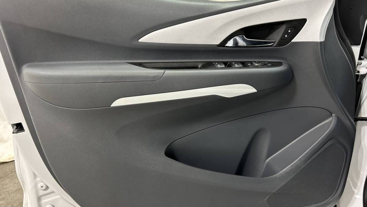 2020 Chevrolet Bolt - Images - 12