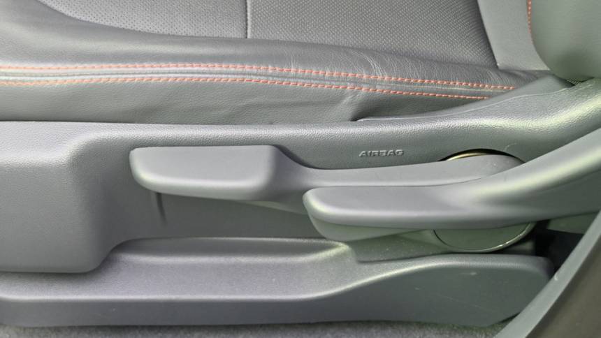 2017 Chevrolet Bolt - Images - 14