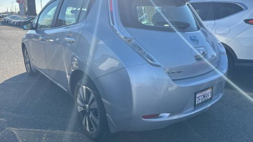 2015 Nissan LEAF - Images - 2