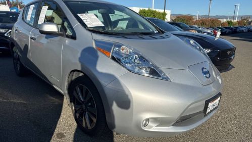2015 Nissan LEAF - Images - 5