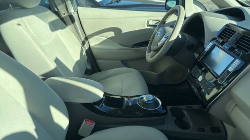 2015 Nissan LEAF - Images - 7