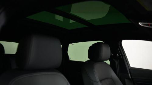 2022 Audi e-tron - Images - 11