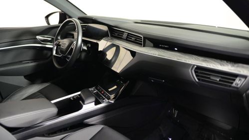 2022 Audi e-tron - Images - 15