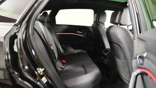 2022 Audi e-tron - Images - 17