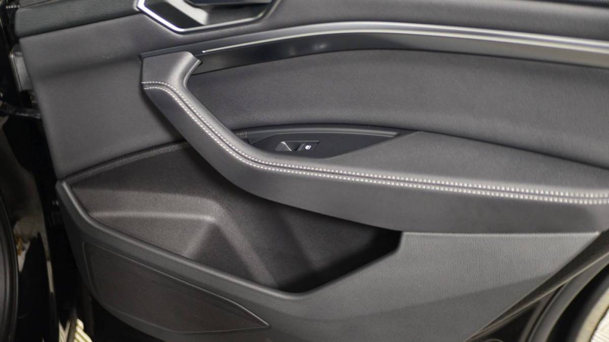 2022 Audi e-tron - Images - 18