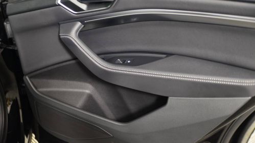 2022 Audi e-tron - Images - 18