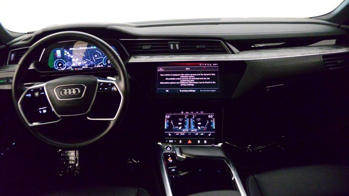 2022 Audi e-tron - Images - 22