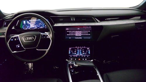 2022 Audi e-tron - Images - 22