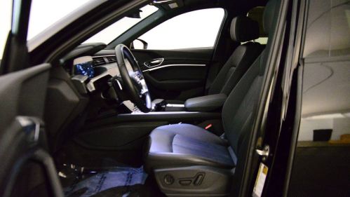 2022 Audi e-tron - Images - 24