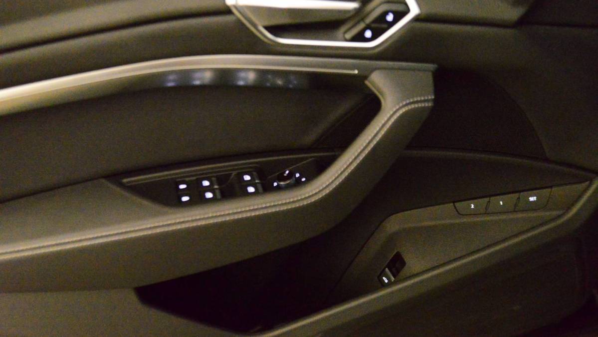 2022 Audi e-tron - Images - 26