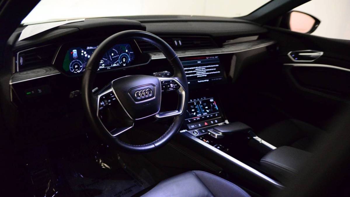 2022 Audi e-tron - Images - 28