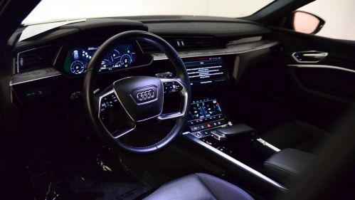 2022 Audi e-tron - Images - 28