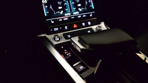2022 Audi e-tron - Images - 30