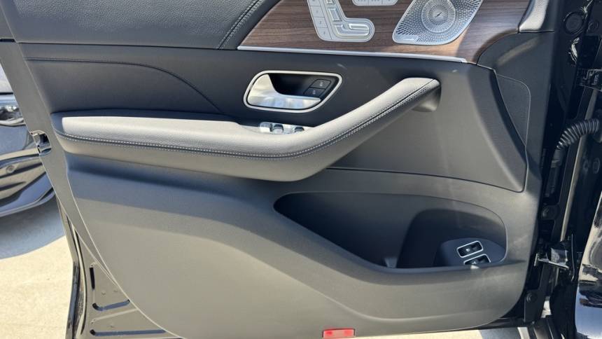 2025 Mercedes GLE - Images - 14