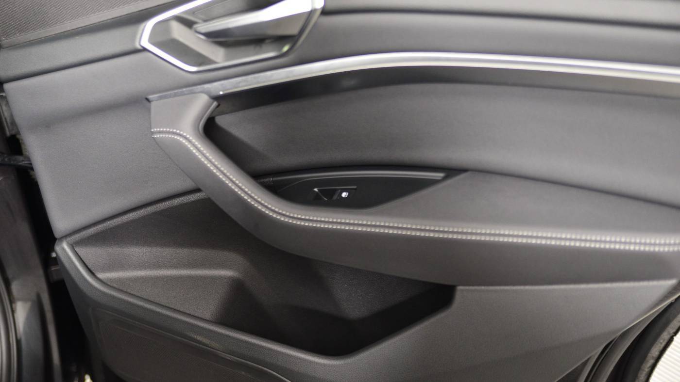 2021 Audi e-tron WA1AAAGE5MB007488