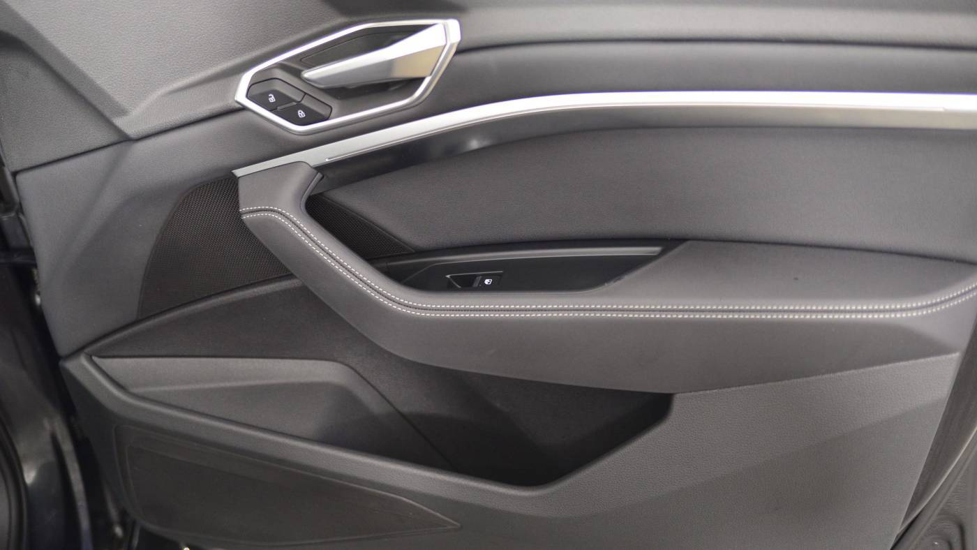 2021 Audi e-tron WA1AAAGE5MB007488