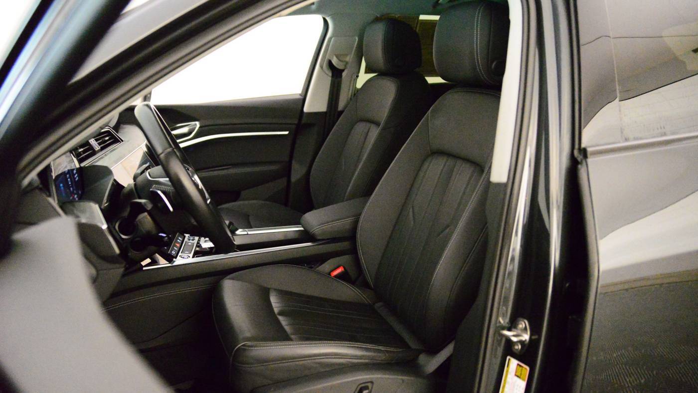 2021 Audi e-tron WA1AAAGE5MB007488