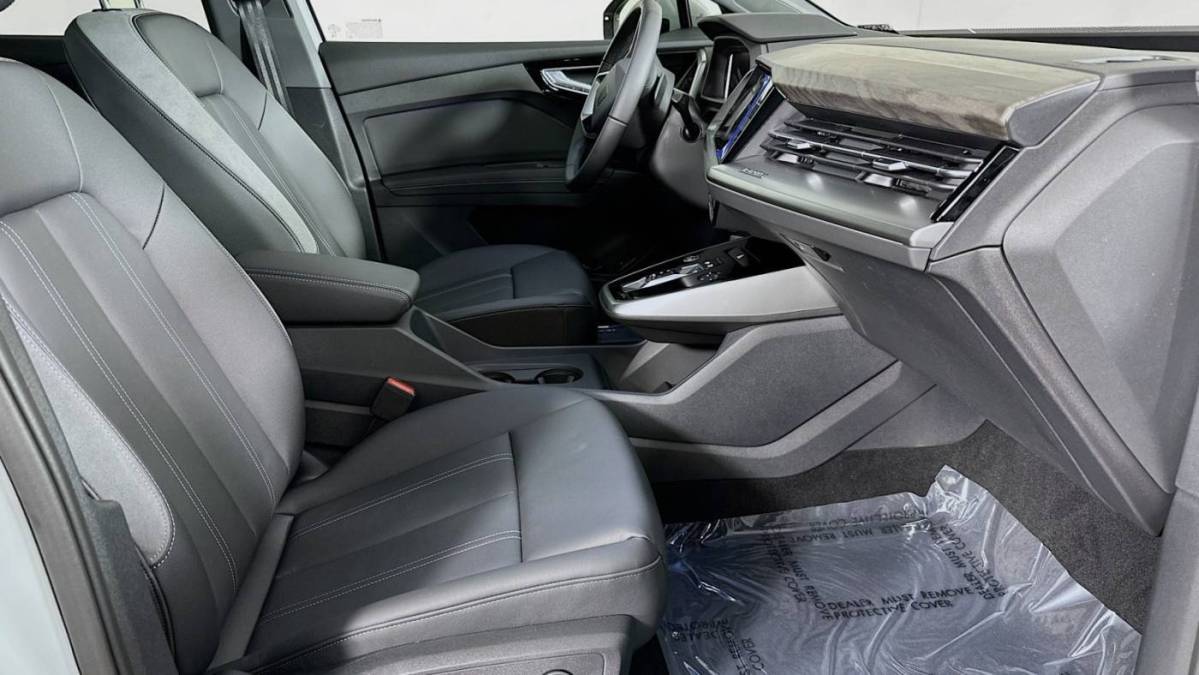 2025 Audi Q4 e-tron - Images - 5