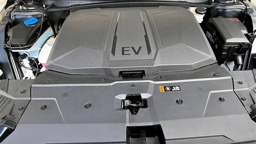 2025 Hyundai IONIQ 5 - Images - 12