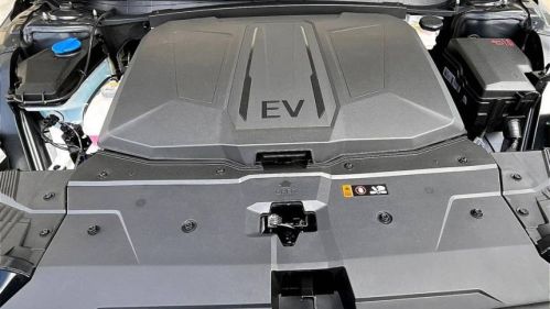 2025 Hyundai IONIQ 5 - Images - 12