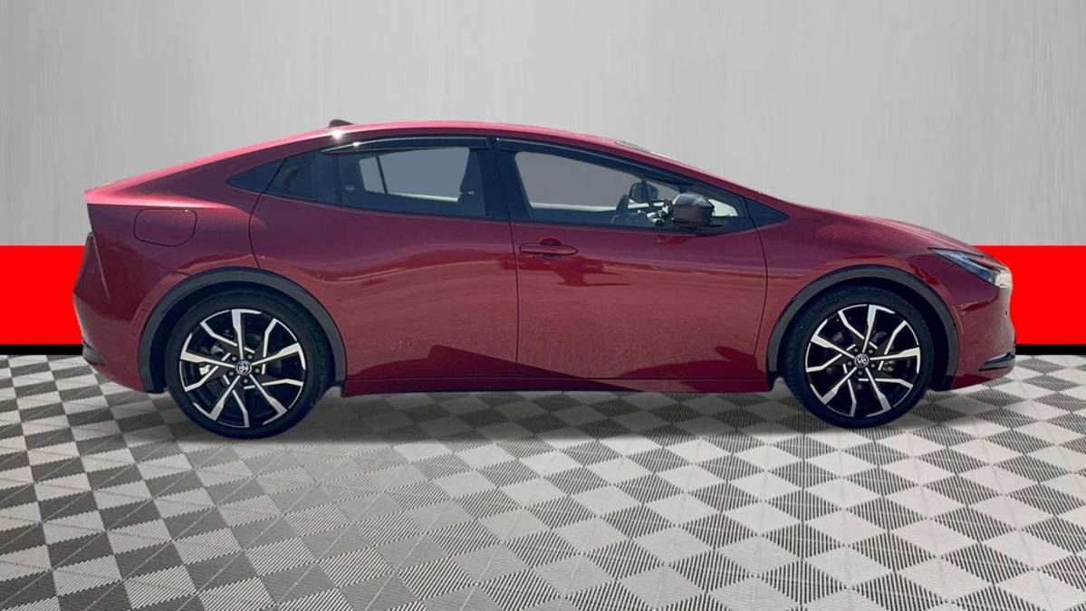 2023 Toyota Prius Prime - Images - 3