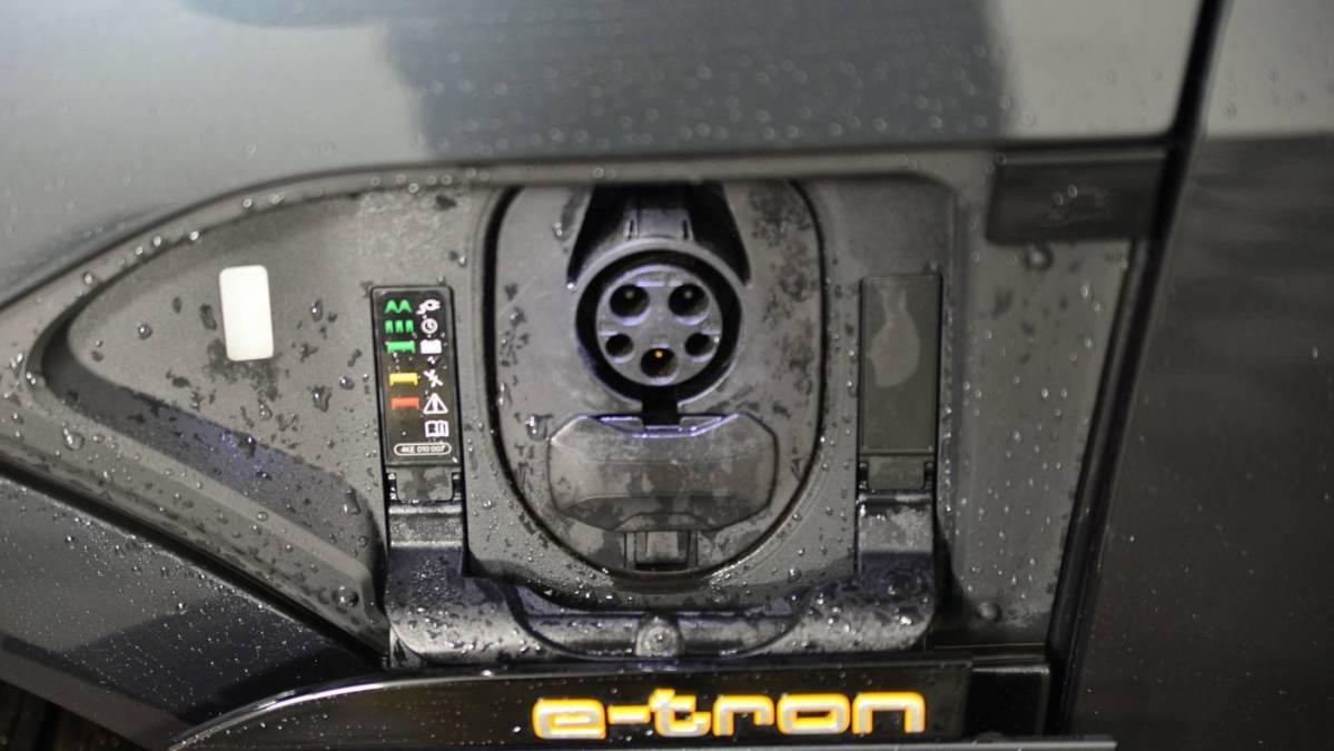 2021 Audi e-tron - Images - 9