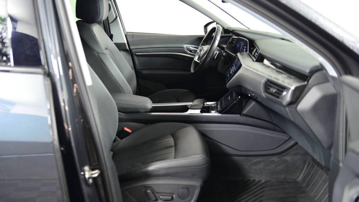 2021 Audi e-tron - Images - 14