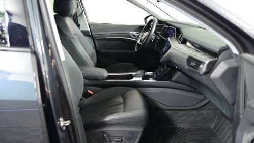 2021 Audi e-tron - Images - 14